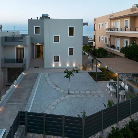 Leon Luxury In Rethymno